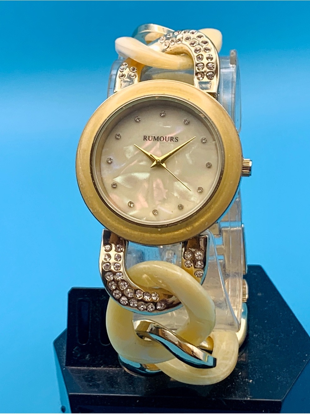 RUMOURS Women’s Fashion Bracelet Wristwatch Crystals MOP Dial Works New Battery